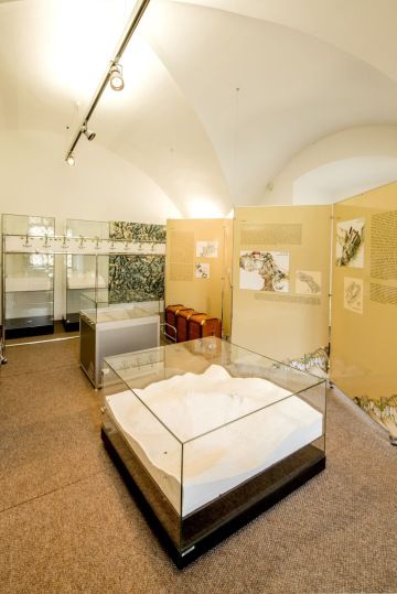 pohled do expozice o hradech na Blanensku