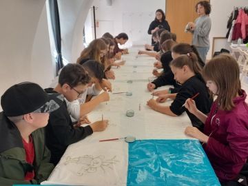 dílna k výstavě - malování na hedvábí